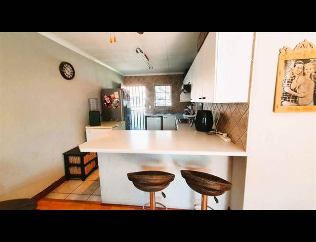 2 BEDROOM TOWNHOUSE FOR SALE IN VERWOERDPARK